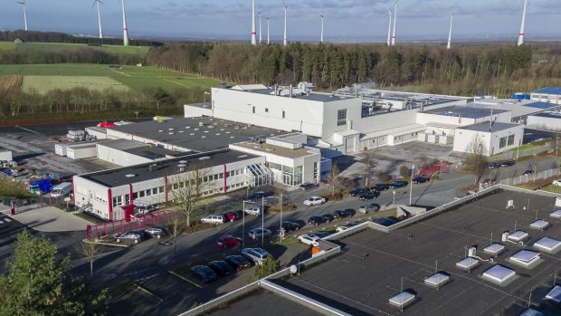 At the same time, the Bad Wünnenberg (DE) facility was converted into a manufacturing plant for fresh convenience products for Hilcona. At the same time, the Bad Wünnenberg (DE) facility was converted into a manufacturing plant for fresh convenience products for Hilcona.