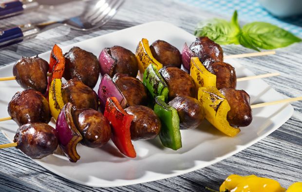 Sales volumes of sausage and cooked meats in Q1 2019 decreased by 7% and constituted 7,572 t compared to 8,162 t in Q1 2018. Sales volumes of sausage and cooked meats in Q1 2019 decreased by 7% and constituted 7,572 t compared to 8,162 t in Q1 2018.